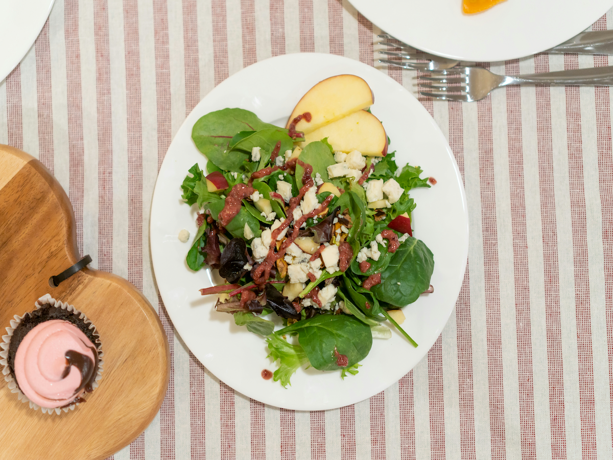 Pear & Gorgonzola Salad